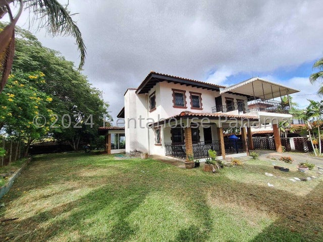 Splendid House - Casa en El Dorado